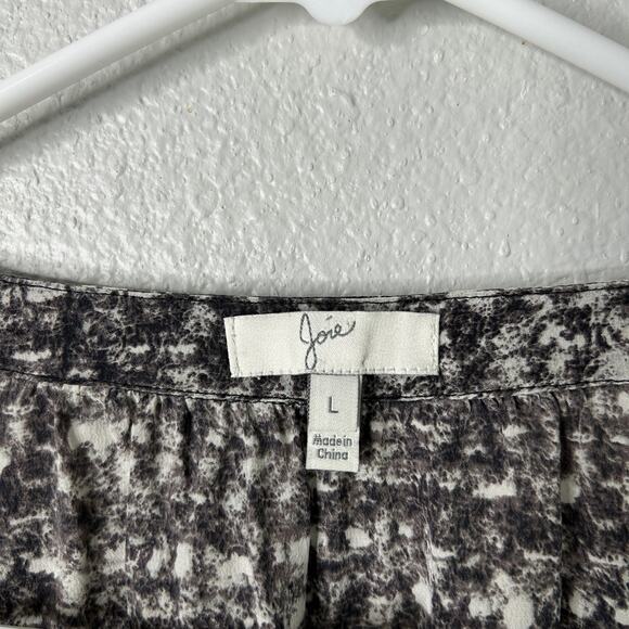 Joie Louvre Printed Silk Blouse Gray Abstract Surplice Peplum Size Large - Picture 6 of 10